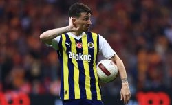 Fenerbahçe’de Mert Hakan Yandaş sahalara dönüyor